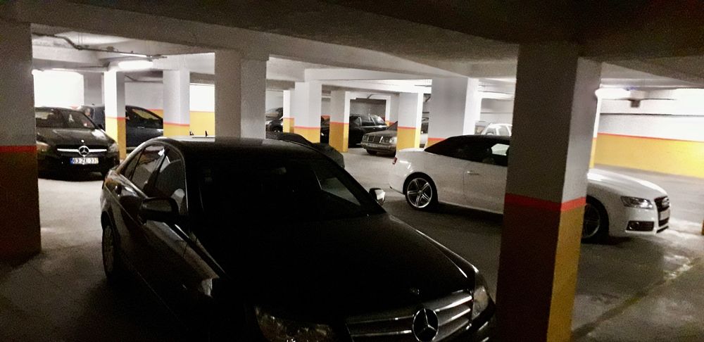 Garagem com area de 1448m2 , wc+ 40lugares + 12 motos