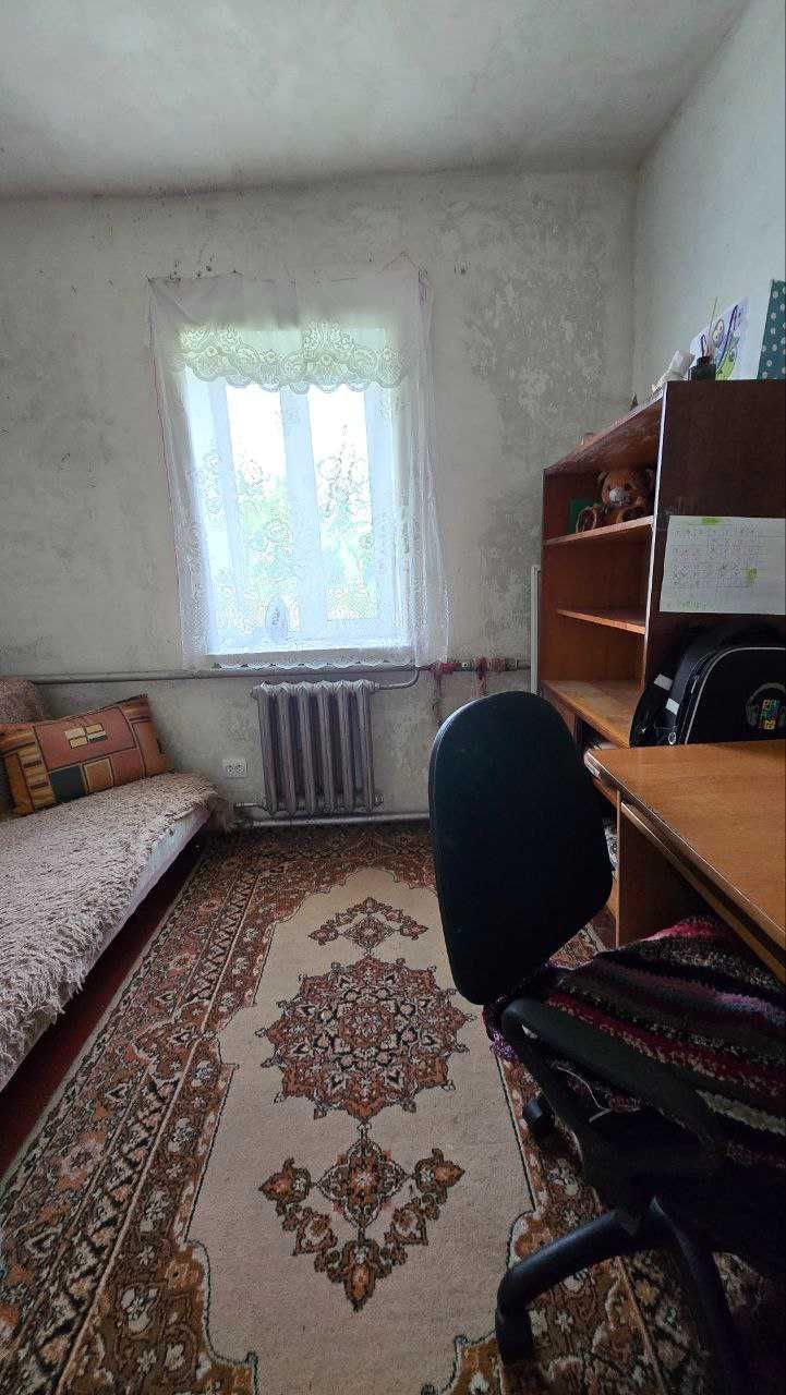 Продається будинок у районі центрального ринку.