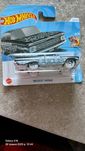 Машина hot wheels запакованих ідел (th)