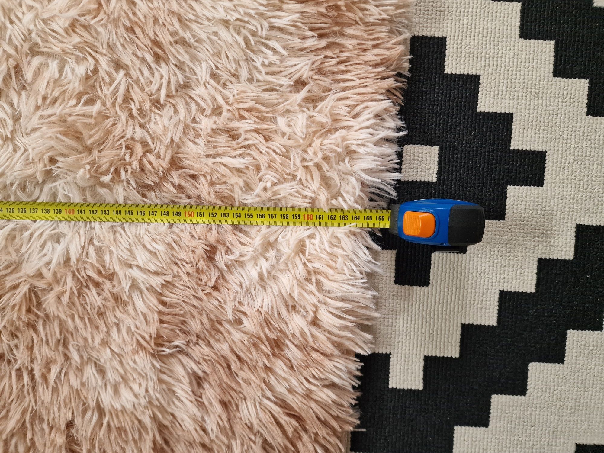 Carpete/tapete pelo curto creme antiderrapante 3.8m²