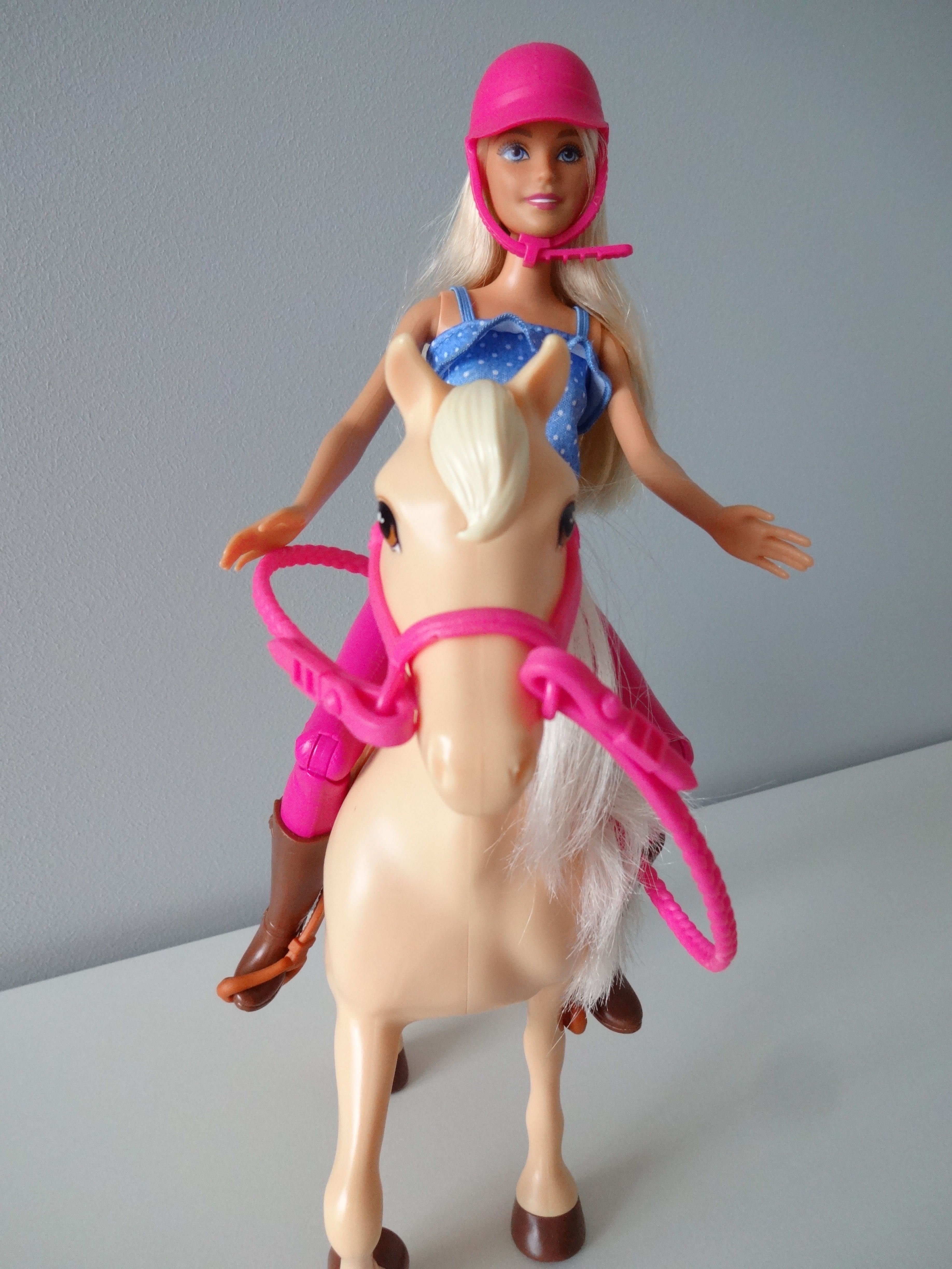 Lalka Barbie i koń