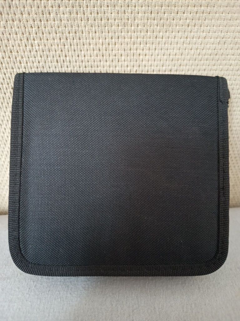 Zestaw przedłużek, adapterów USB, 15 sztuk w etui.