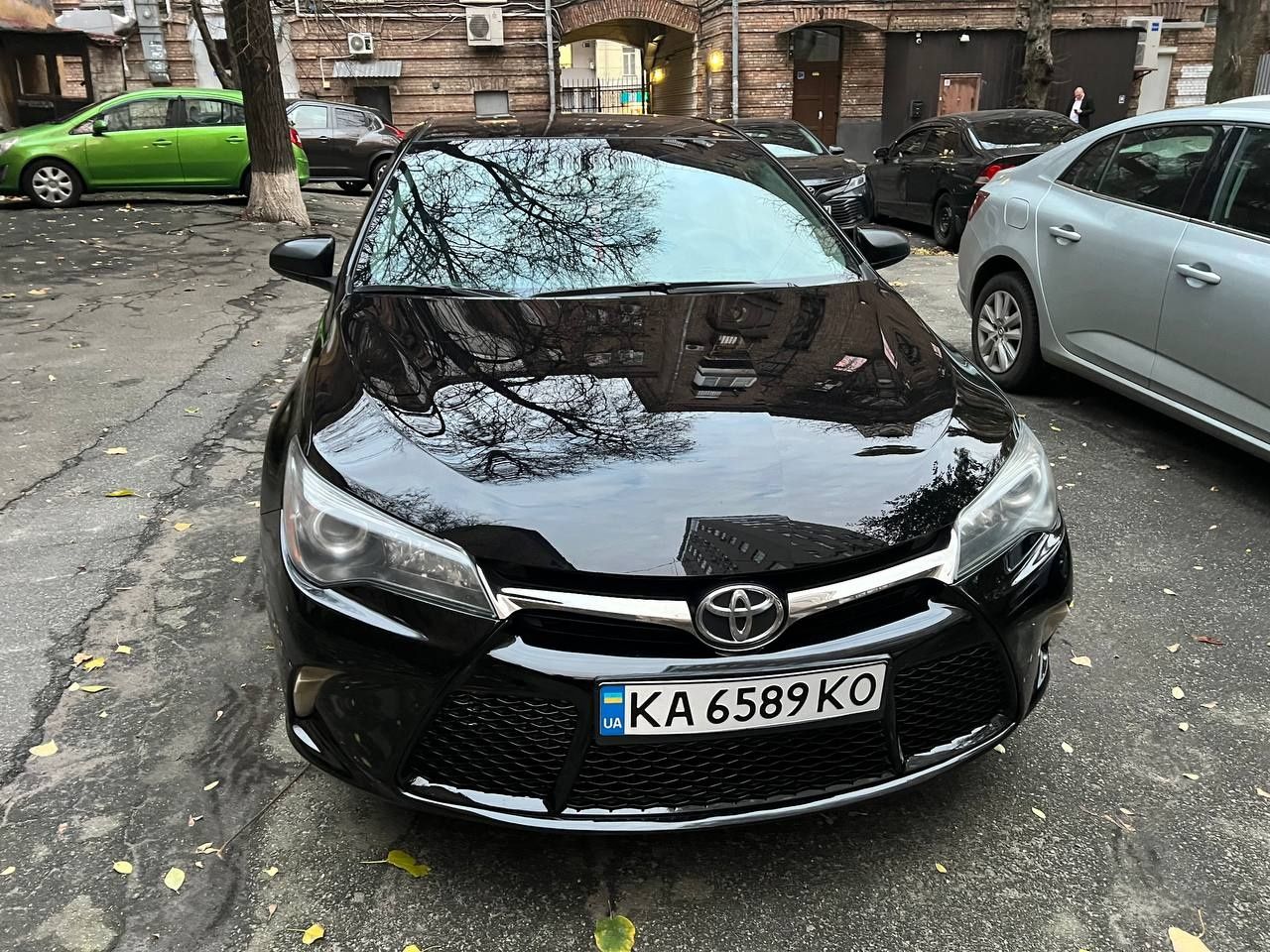 Продам машину toyota camry