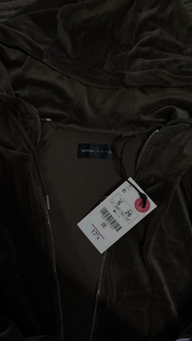 Новий костюм Lefties