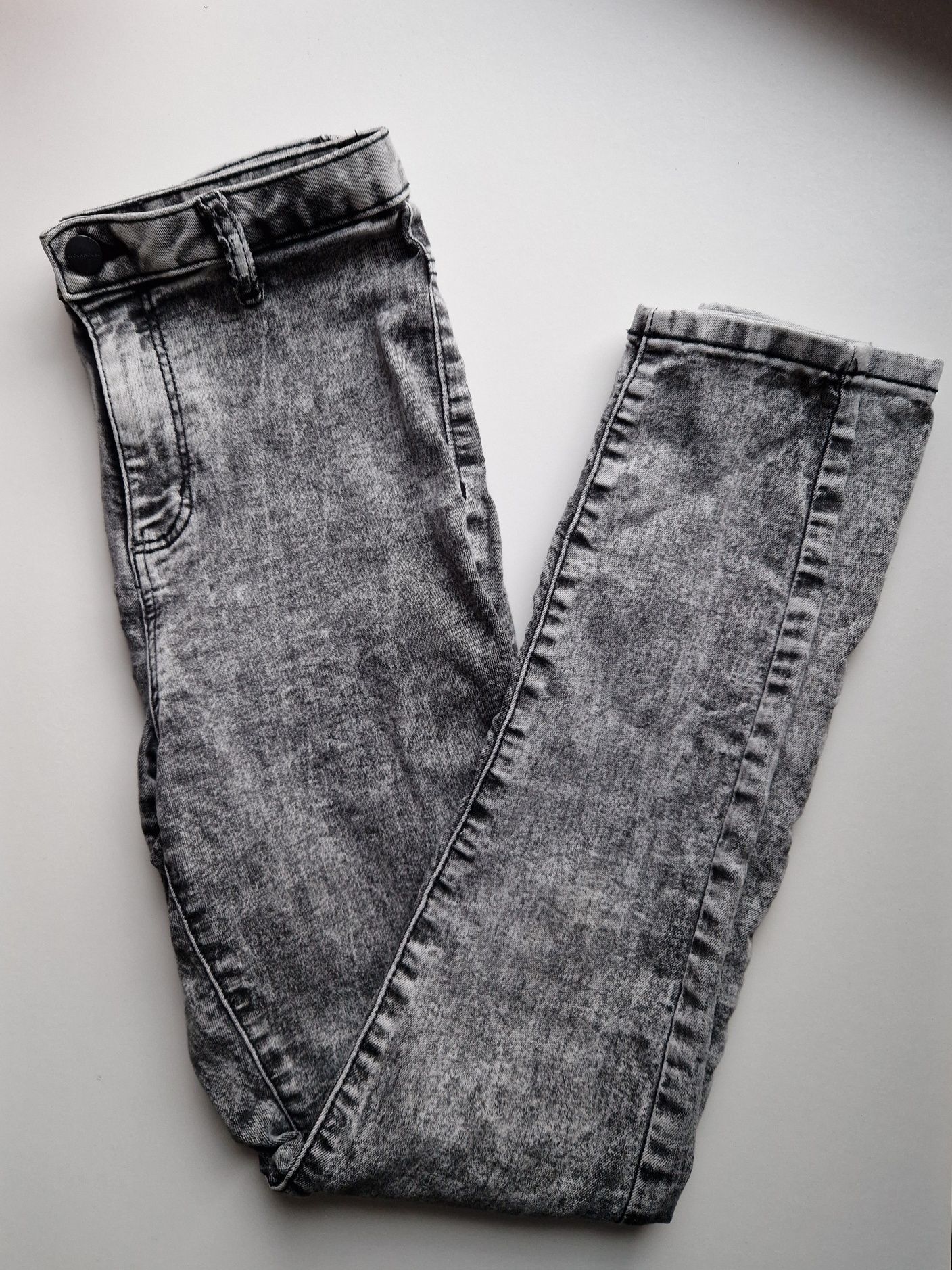 Szare spodnie jeansowe 34 C&A, casualowe, wysoki stan, 70% bawełny,
