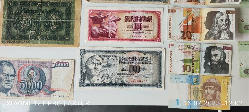 38 banknotów ze świata mix