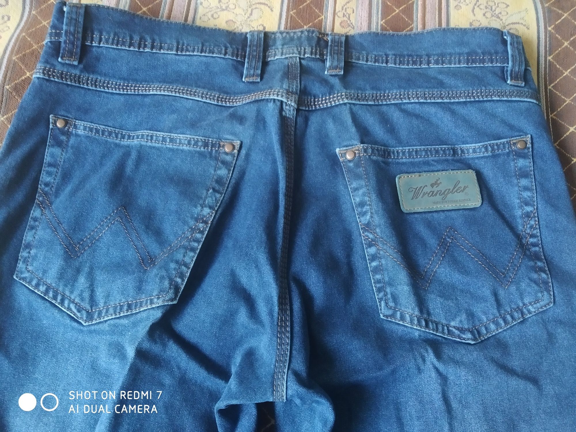 Продам джинсы новые Wrangler ,производство Турция .