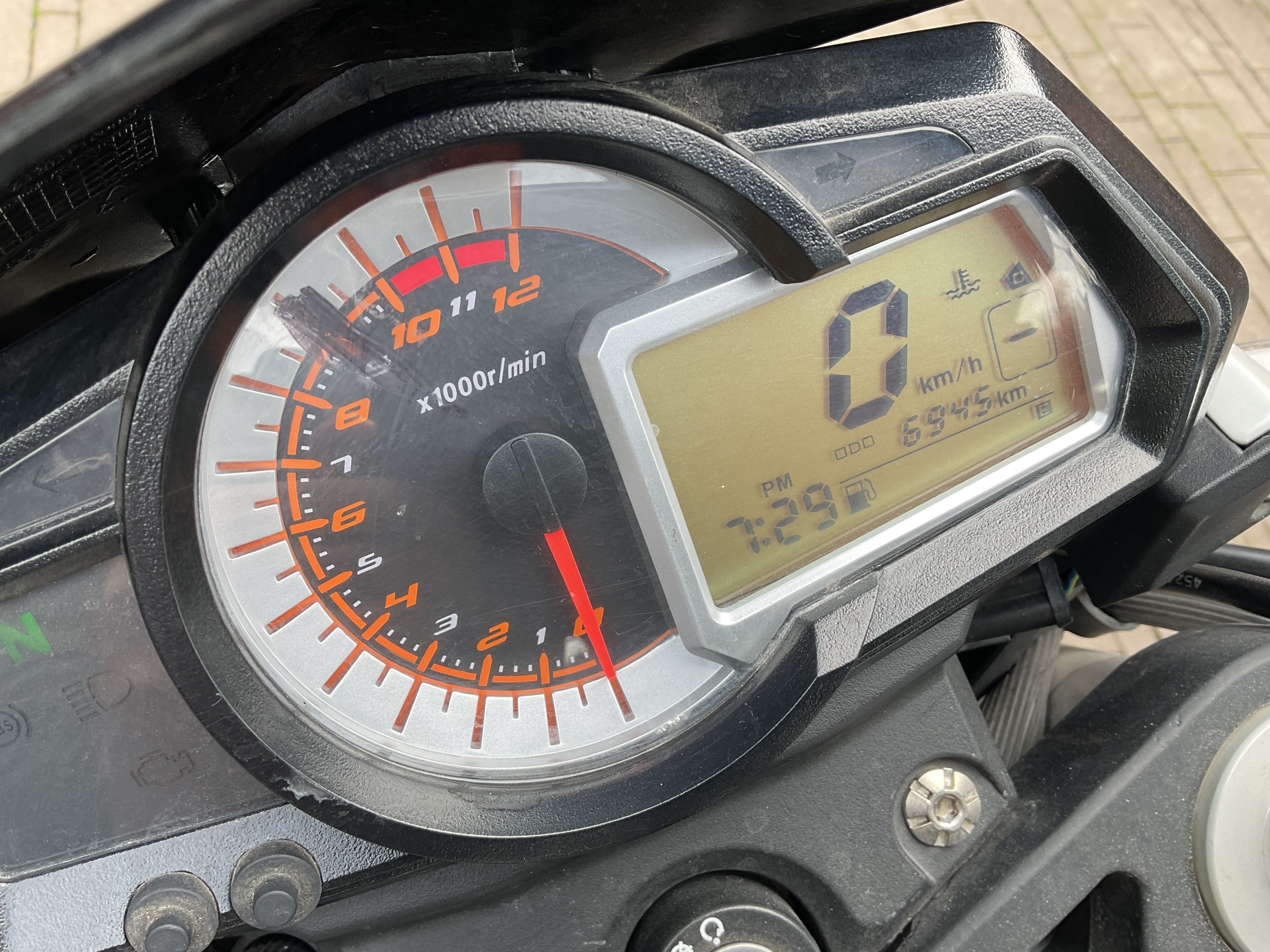 Motocykl Benelli BN 251 cm, naked , stan bdb, niski przebieg 6945km