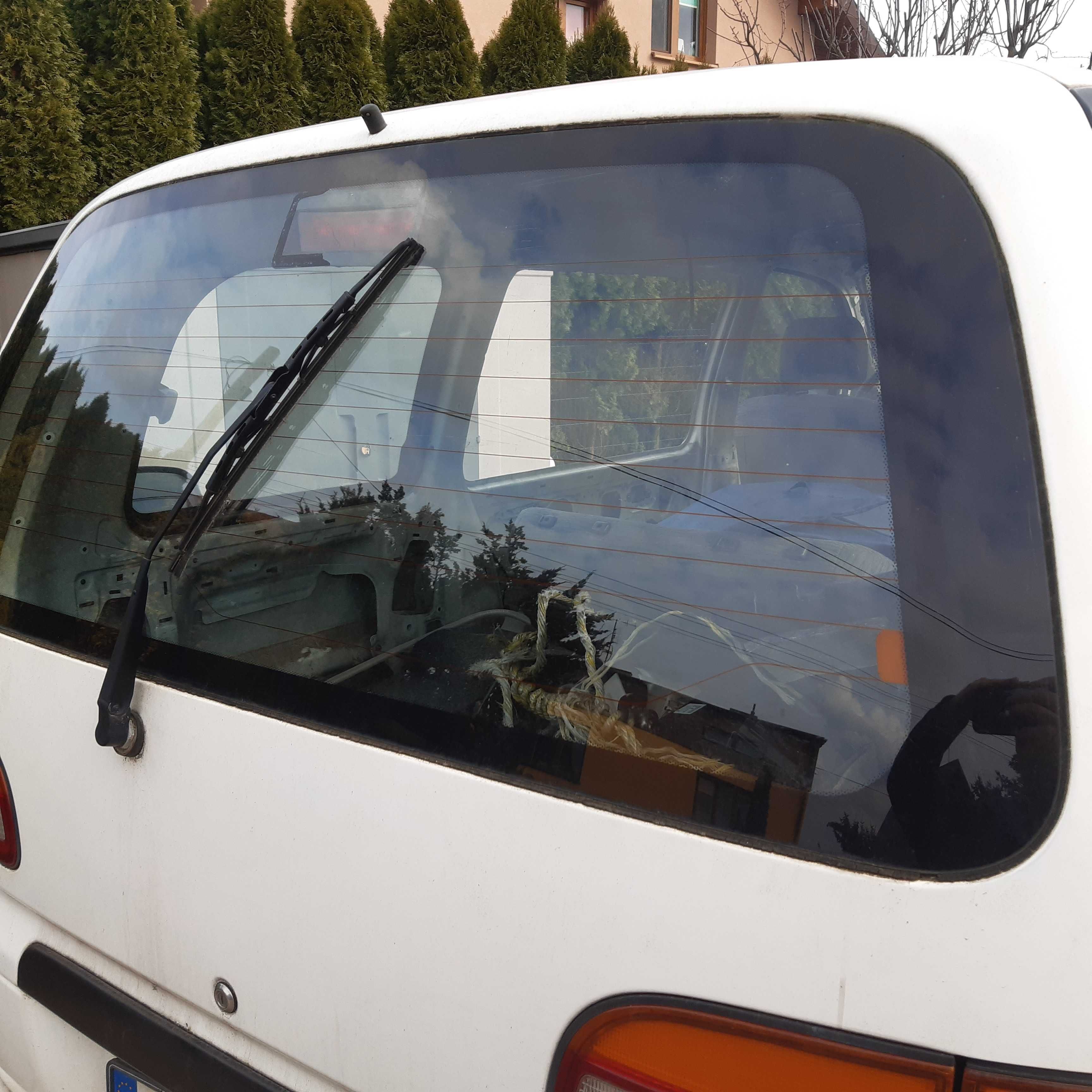 Szyba tył tylna boczna Mitsubishi Delica Space Gear L400 inne części