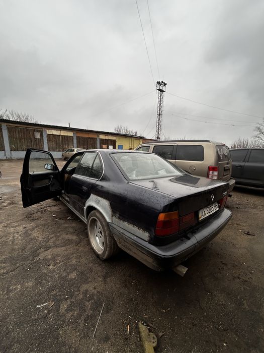 Продам бмв е34.