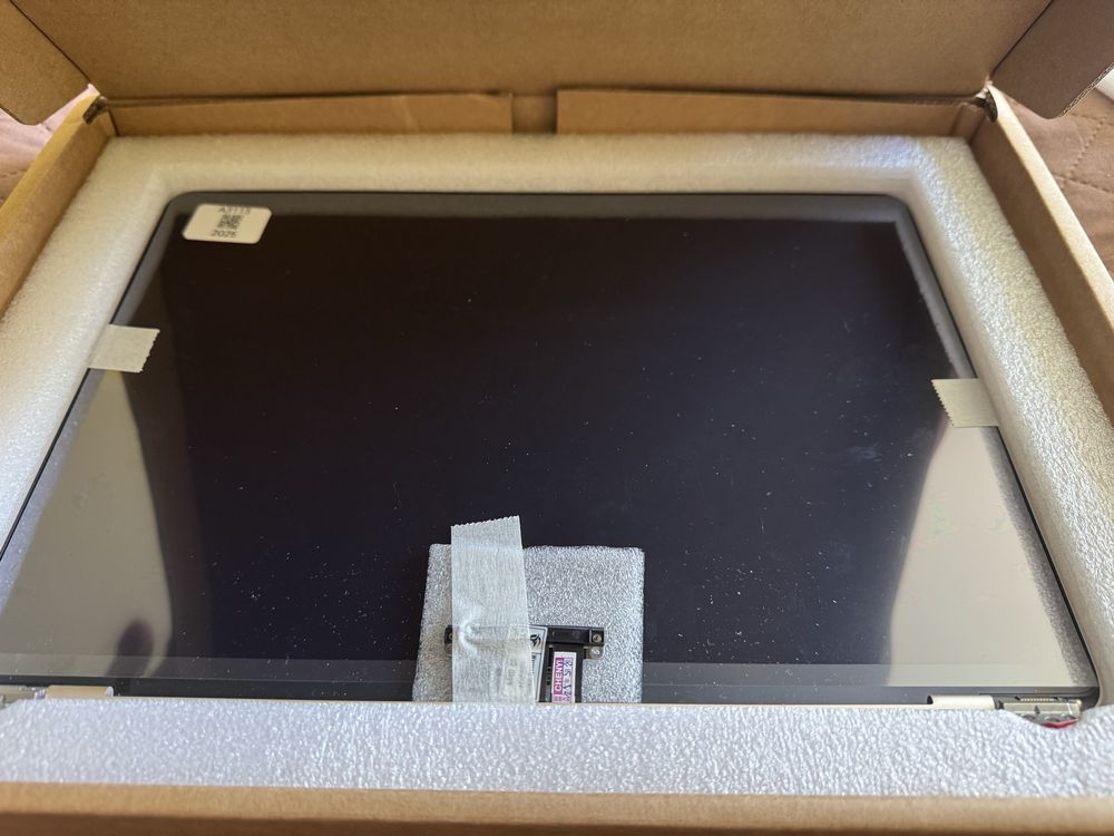 Macbook Air M3 A3113 новий дисплей у зборі з кришкою