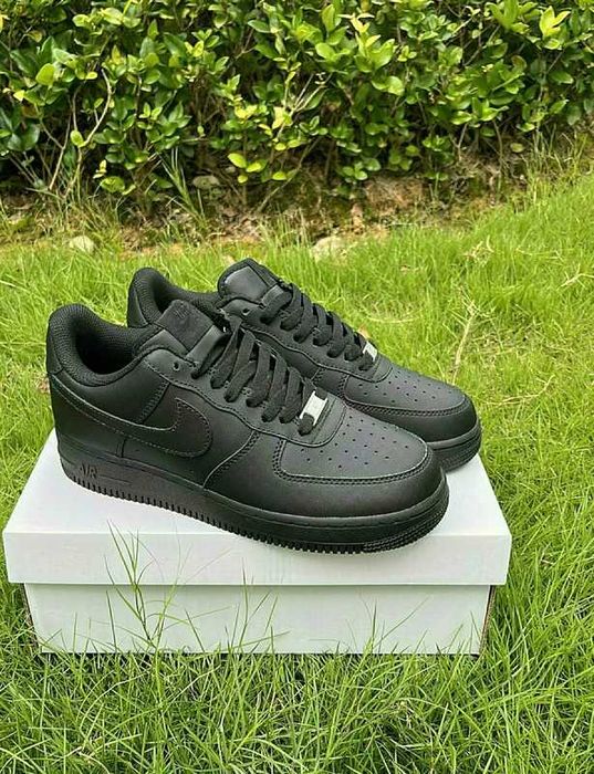 Nike_Air_Force_1_Low_'07_Black R.40