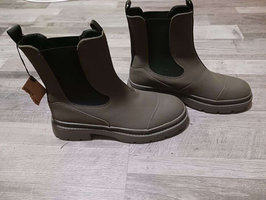 Продам ботинки зимние