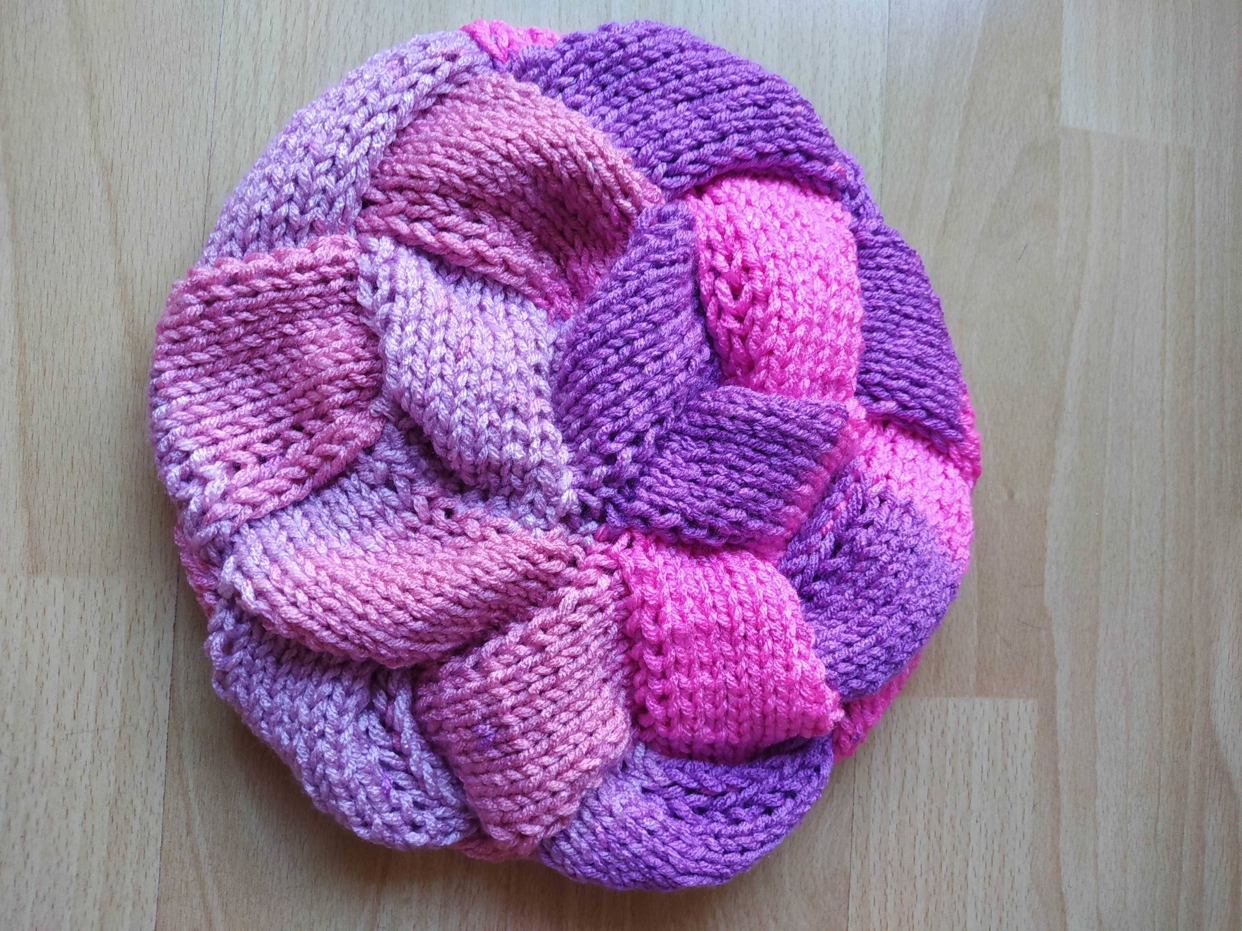 Hand made ręcznie robiony beret róż fiolet włóczka