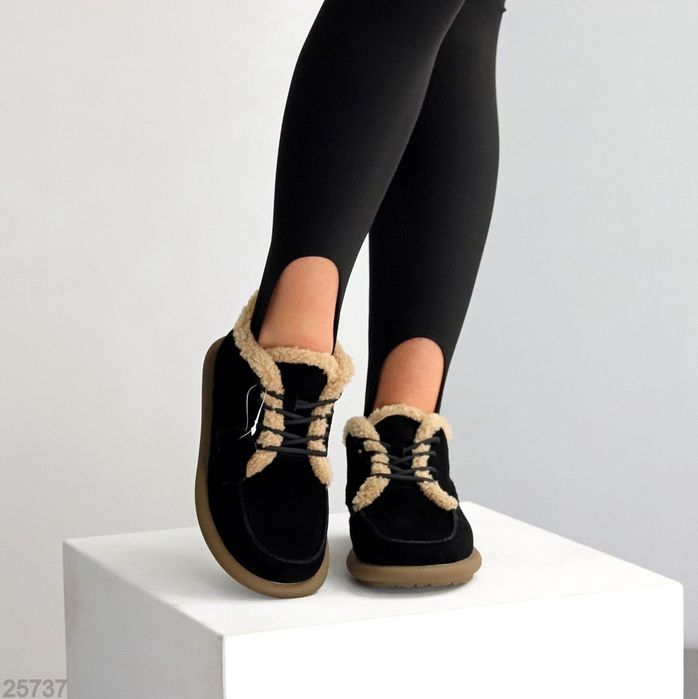 Жіночі шкіряні зимові черевики в кольорах