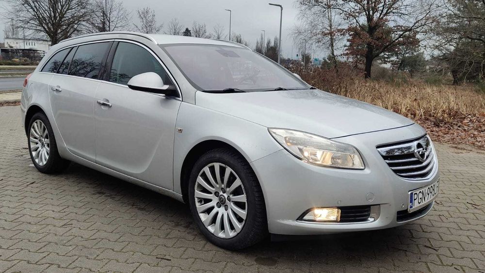 Opel Insignia  2010 r. Srebrny 2.0 TDI