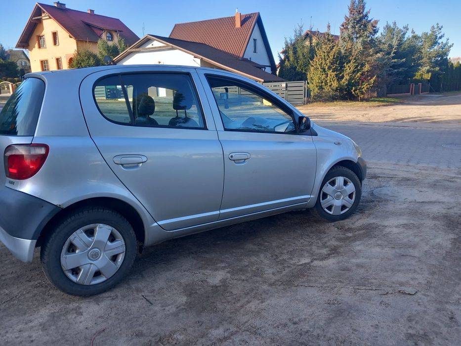Toyota Yaris 2005 rok klima 5 drzwi 1,0 benzyna
