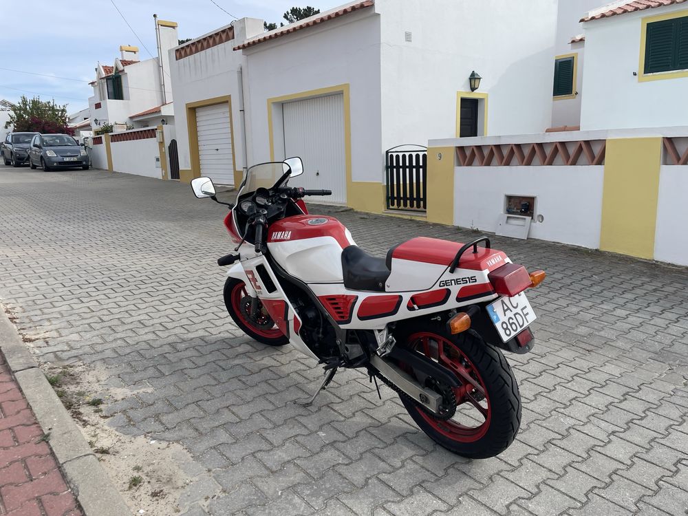 Yamaha FZ 750 Genesis