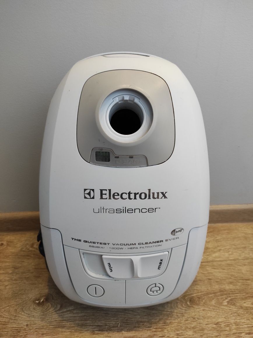 Пылесос Electrolux ZUS 3920