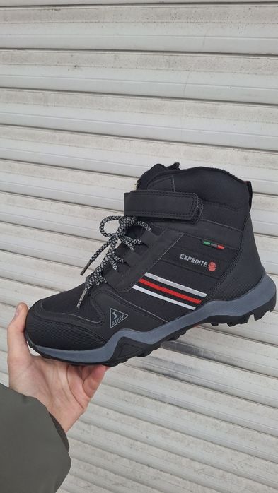 Ботінки черевики, зимові кросівки