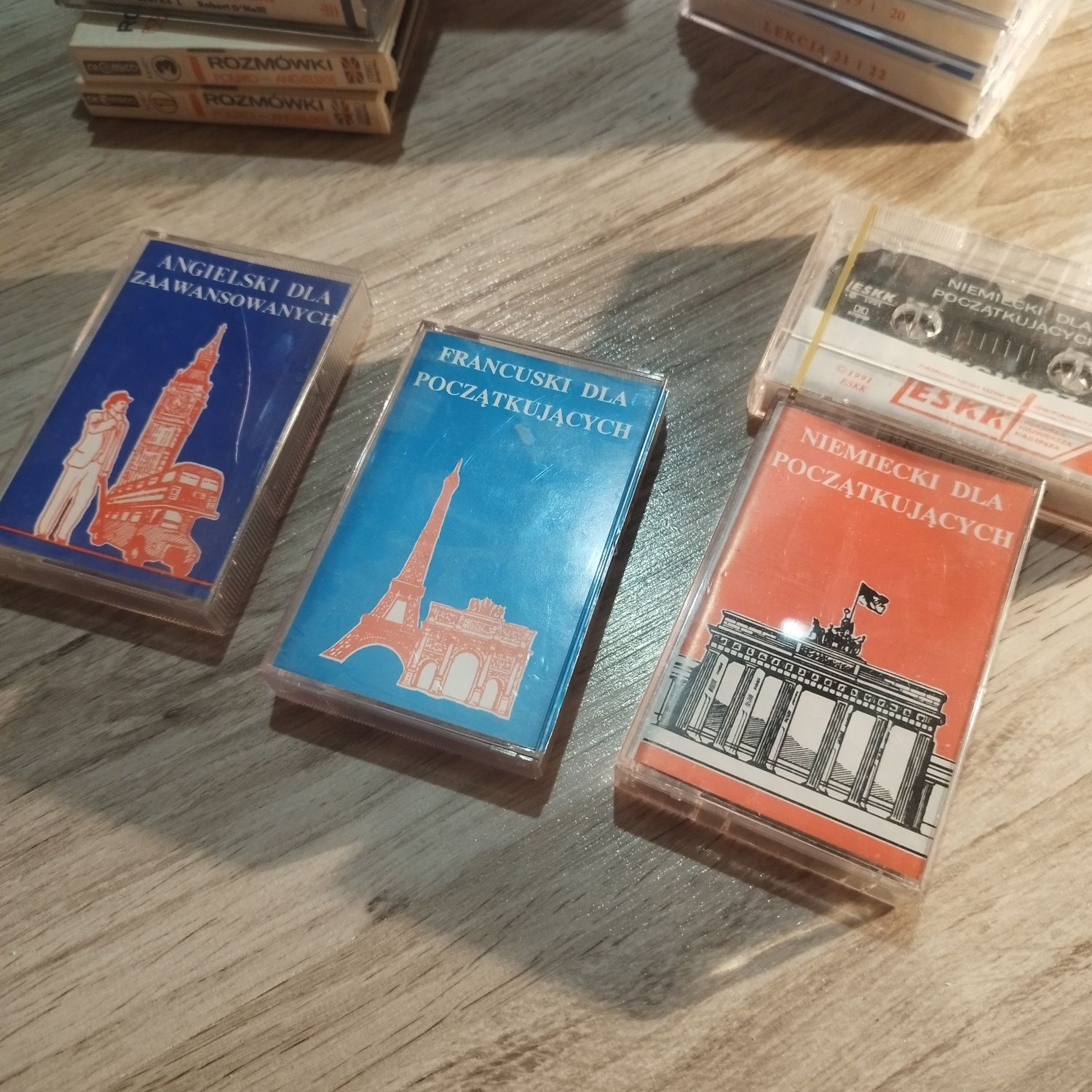 Zestaw kaset Magnetofonowych trzy języki 27szt