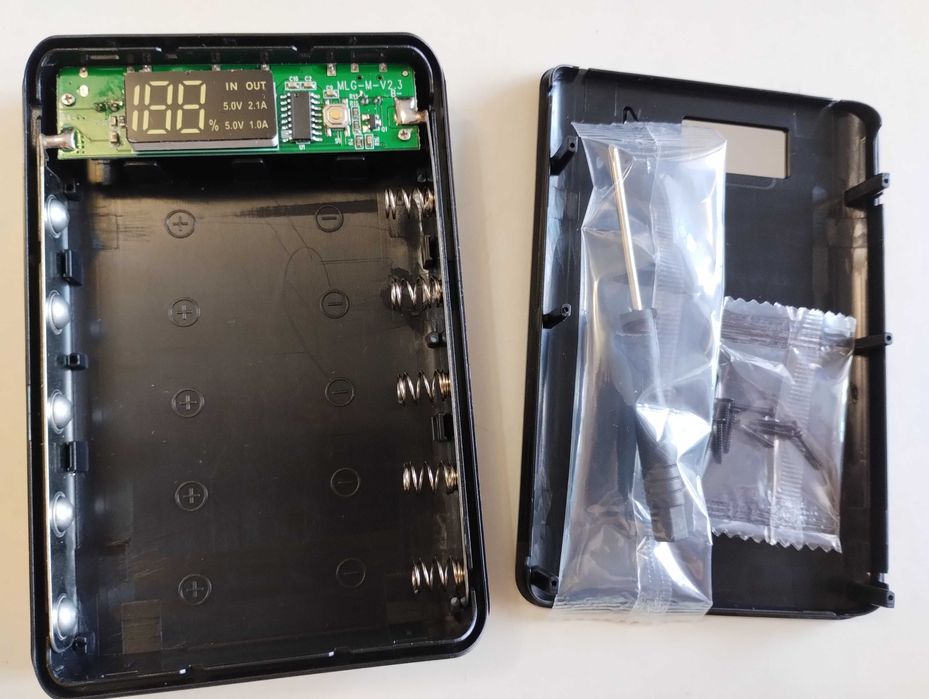 Корпус для павербанку на 5 батарей 18650, PD швидка зарядка.