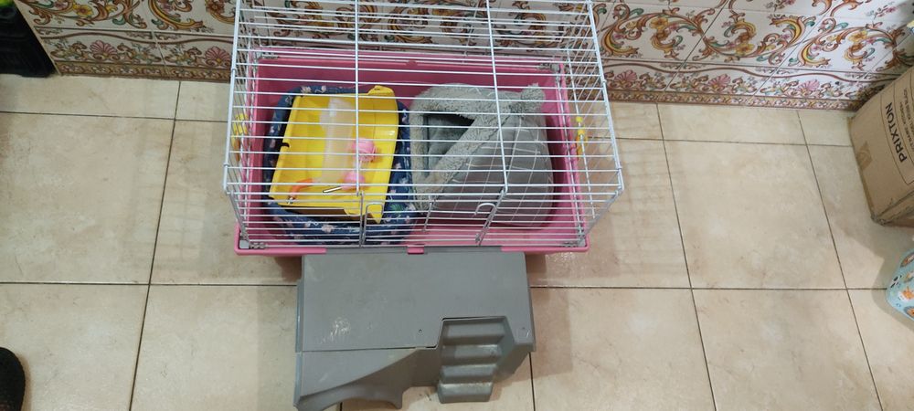 Gaiola c/acessórios para animais de 4 patas etc.