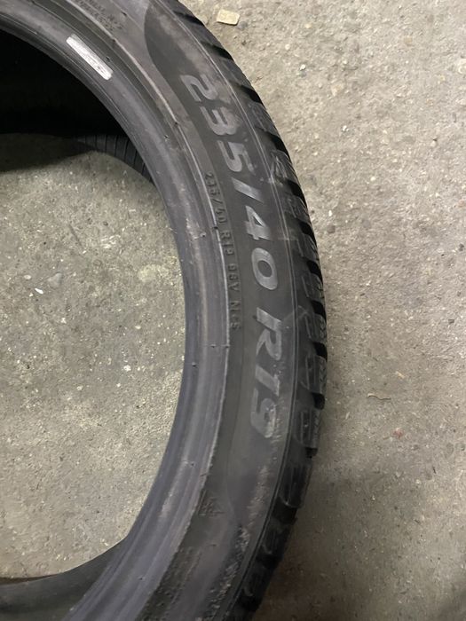 235/40r19 pirelli 2szt
