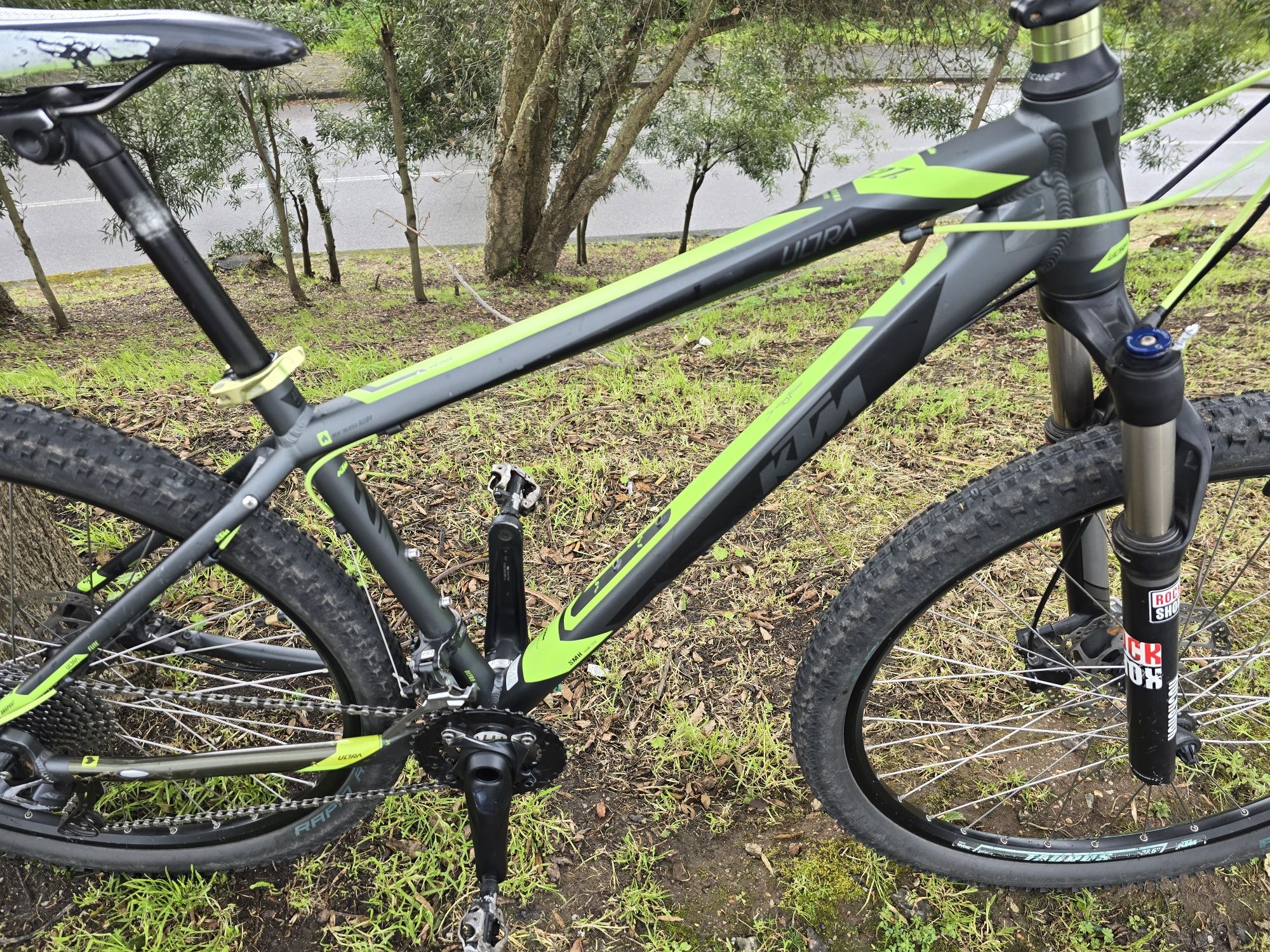 Ktm ultra 27.5 m 10x2v com rock shox