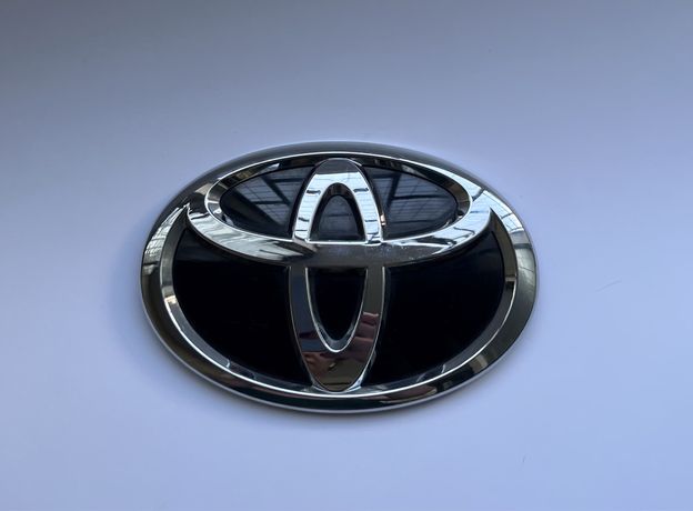 Эмблема Toyota