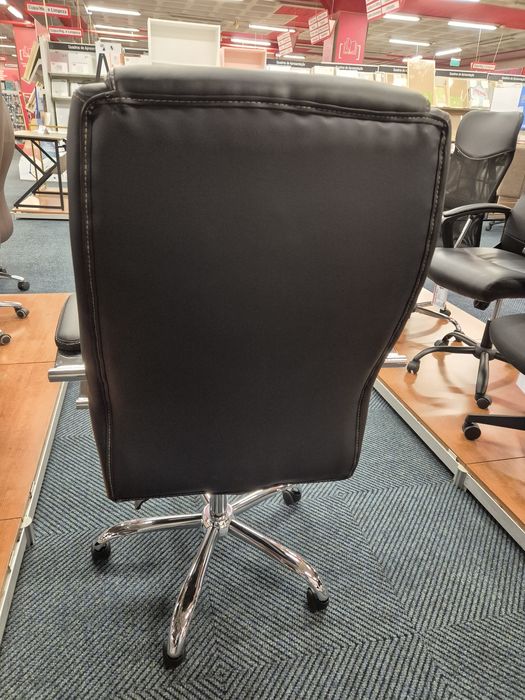 Cadeira Escritório em Pele (como nova / Poupe 90€))
