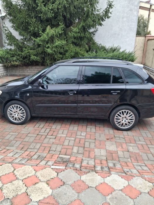 Продається автомобіль Шкода Фабія 2009 року.