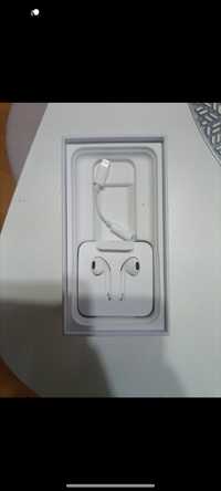 Słuchawki i adapter Apple