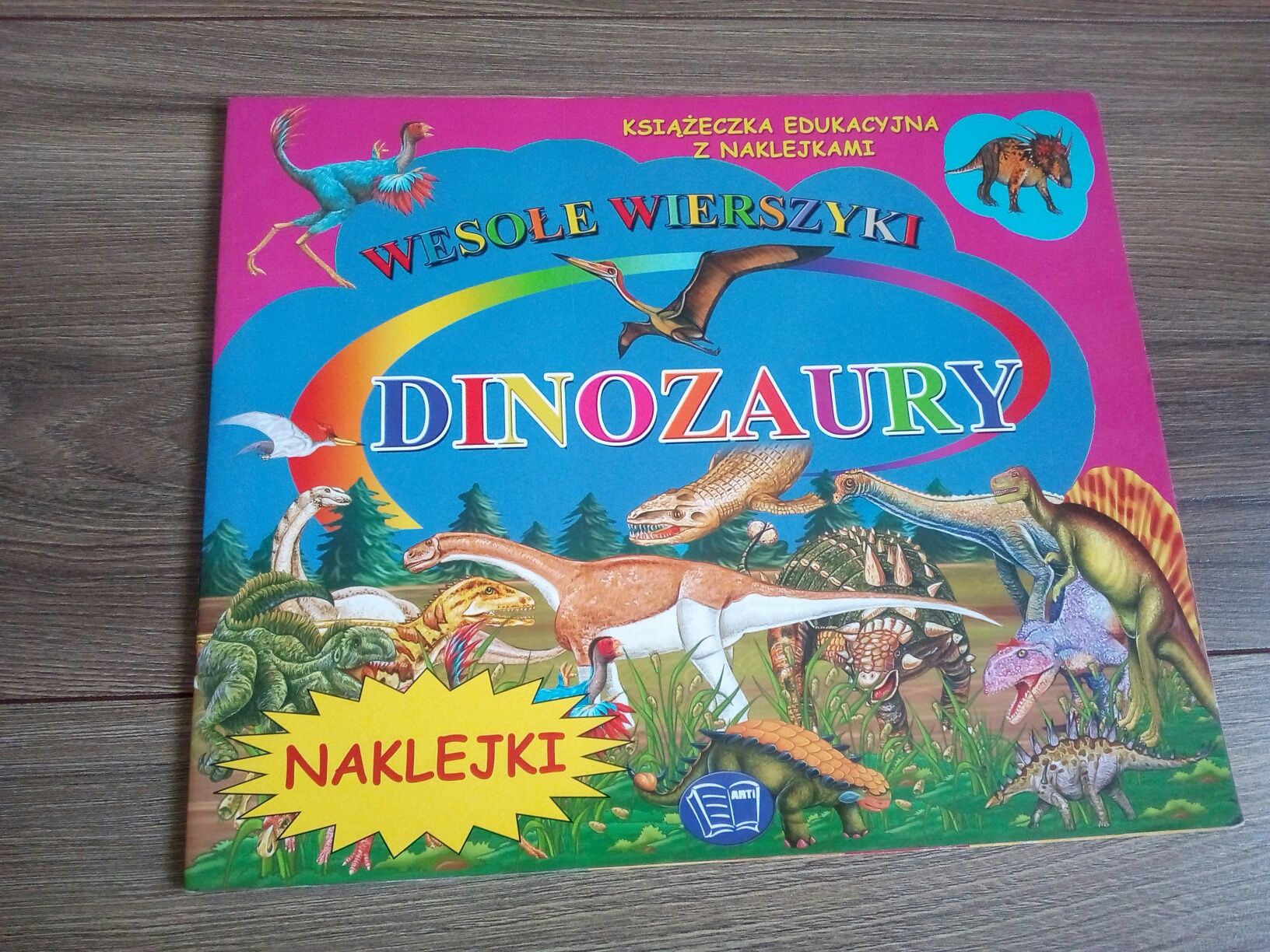 Książka dla dzieci pt Dinozaury