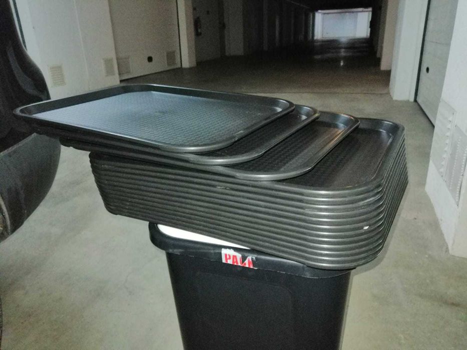 Tabuleiros / Bandejas 15 und