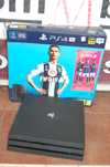 Konsola PS4 Pro 1TB + Okablowanie (Karton) Nie czyta płyt