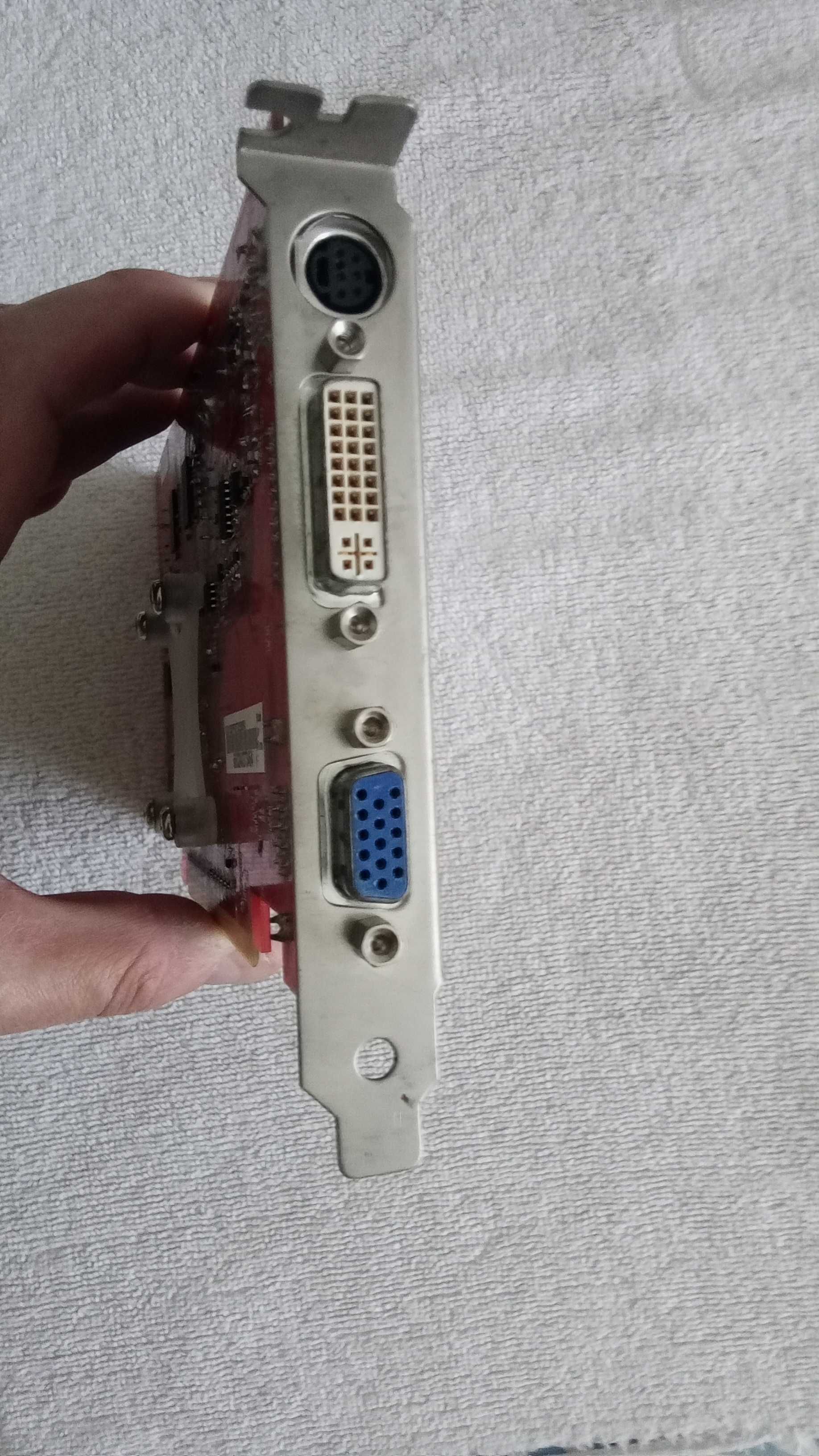 [PC Vintage] Radeon X1300 da ASUS