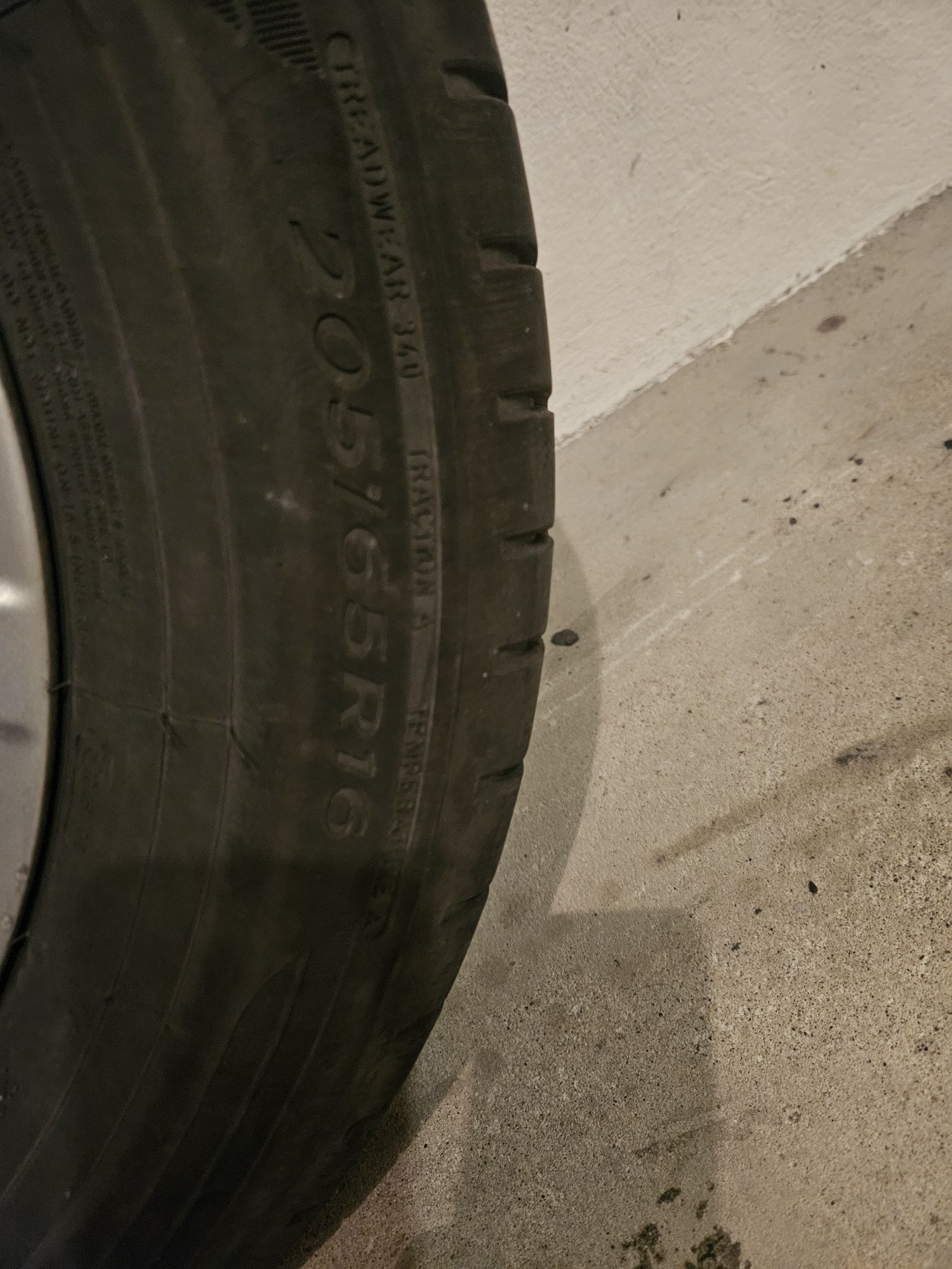 Koła aluminiowe z oponą Dunlop Sport Blueresponse 205/65 R16