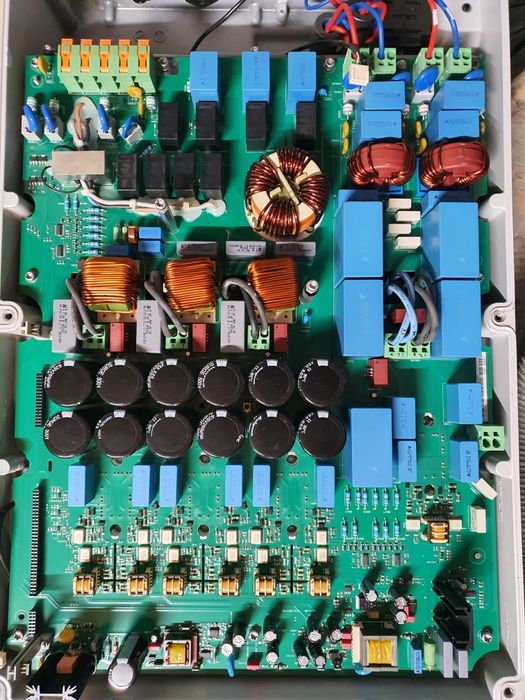 Сонячний інвертор POWADOR на запчастини