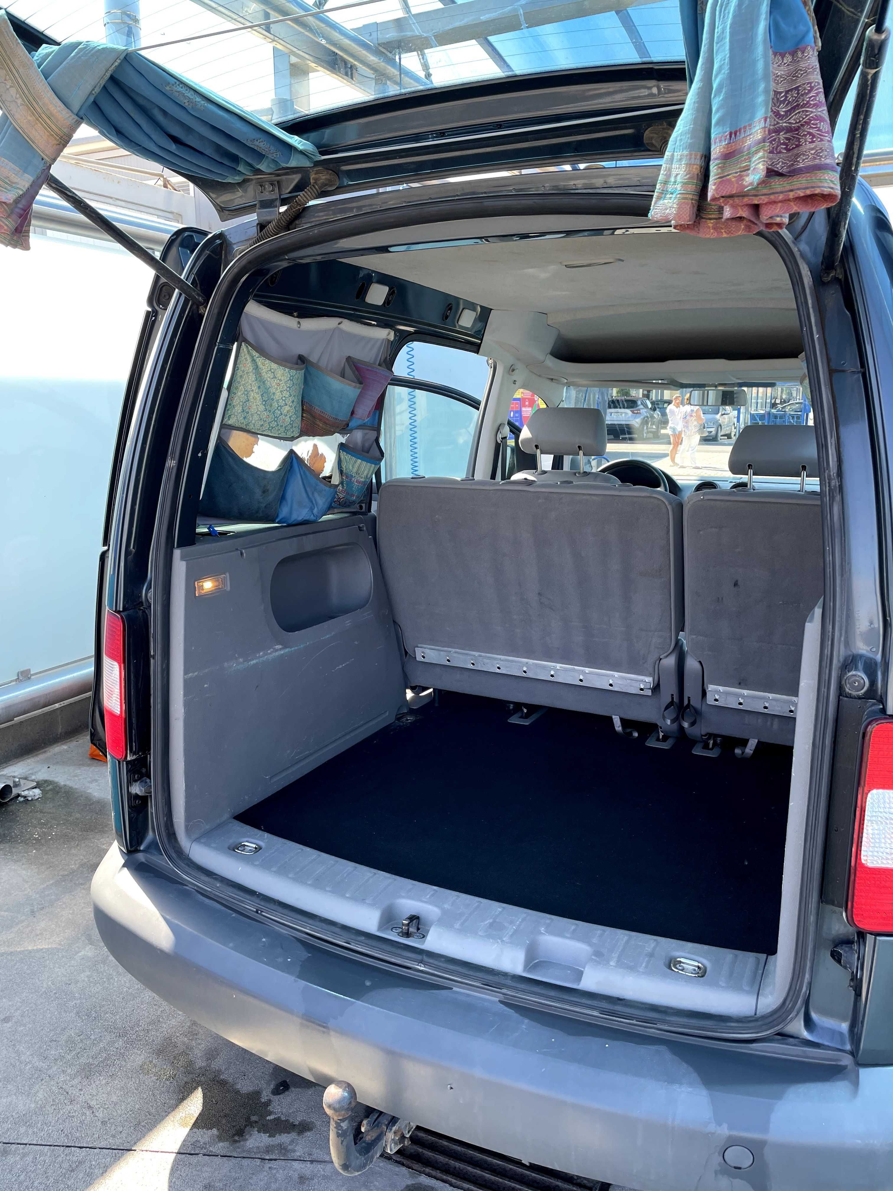 À VENDA: Volkswagen Caddy Mini Camper (2010)