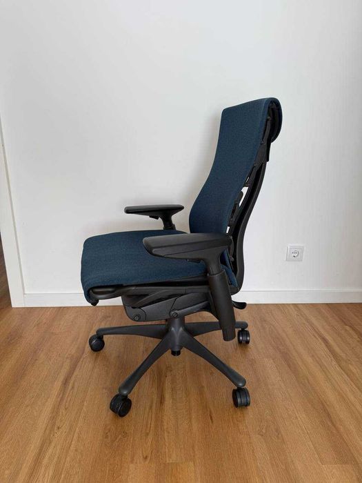 Herman Miller Embody - Sync Nightfall-Black
edition