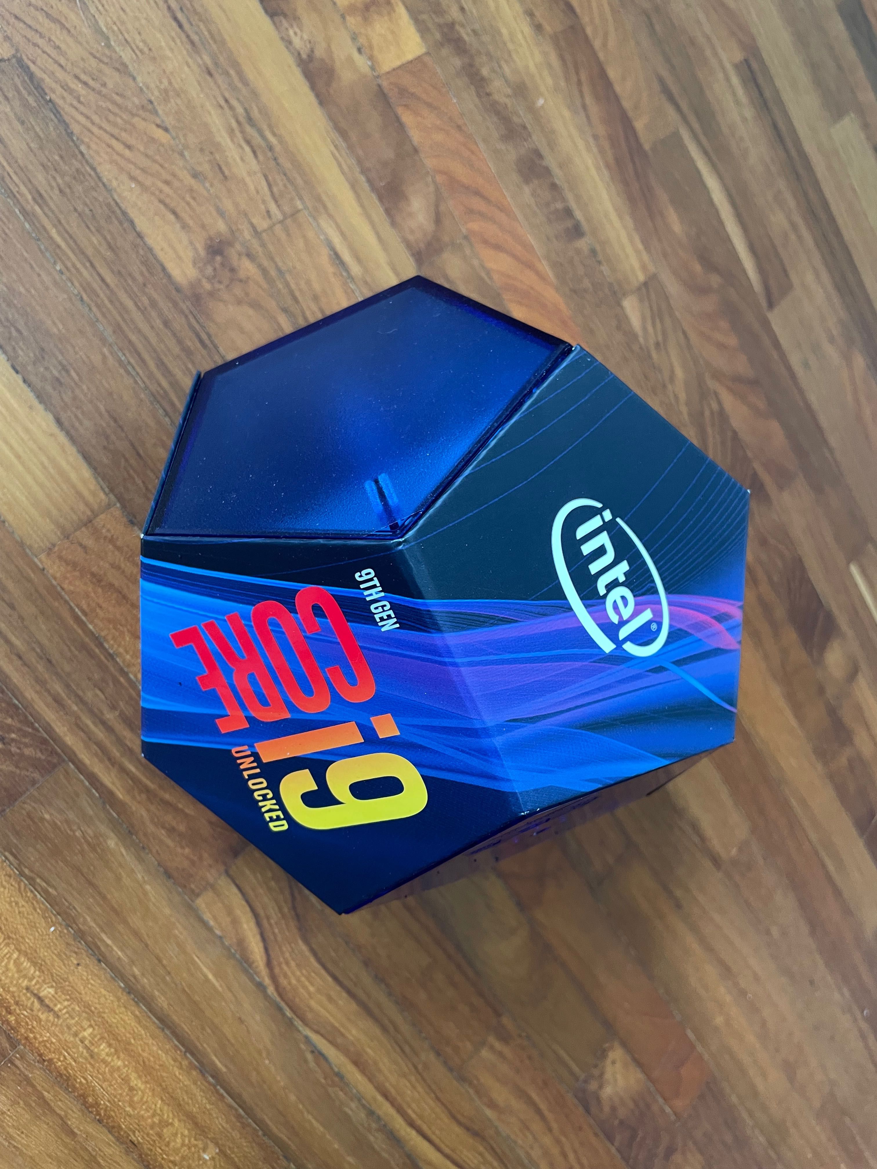 Intel Core i9-9900K – 8 rdzeni, 5.0 GHz Turbo, LGA1151 - stan idealny