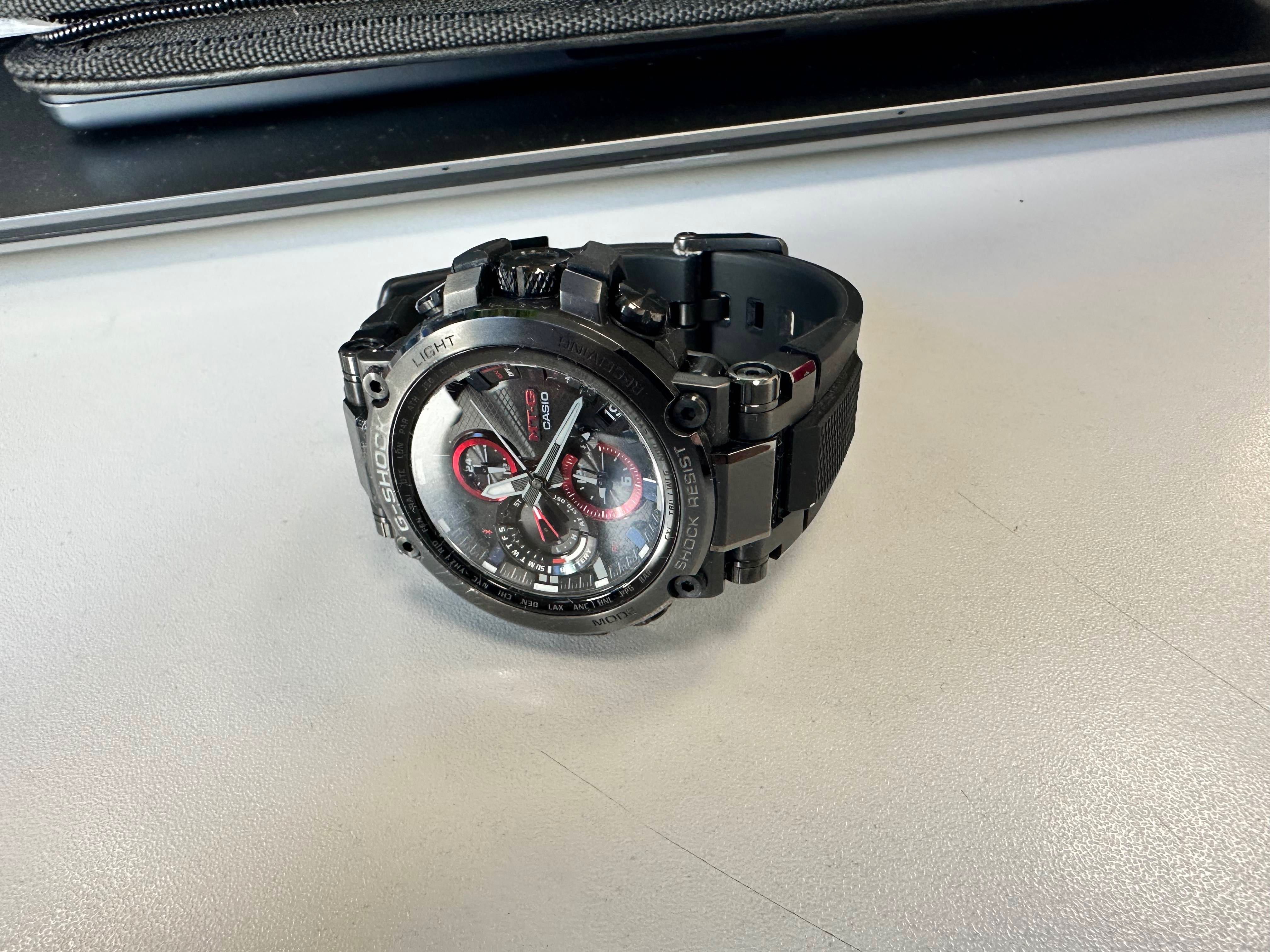 Casio zegarek męski MTG-B1000