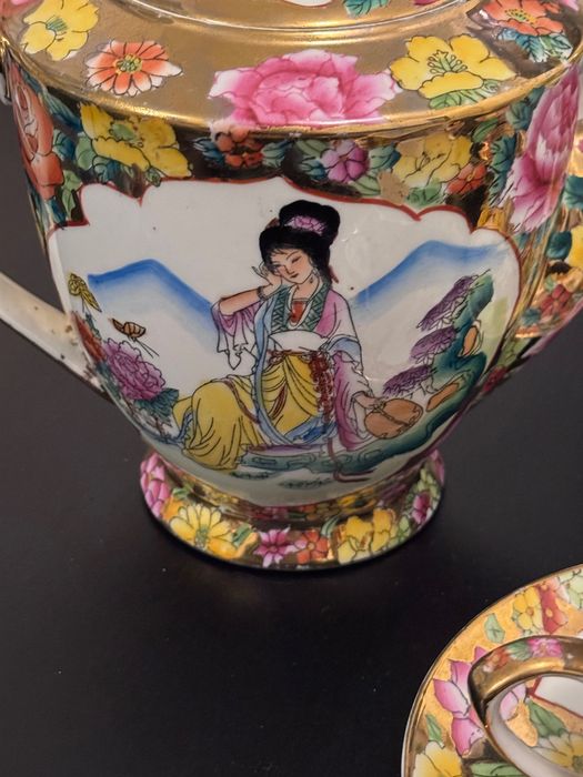 Kompletny chiński serwis do herbaty/kawy porcelana Famille Rose ST