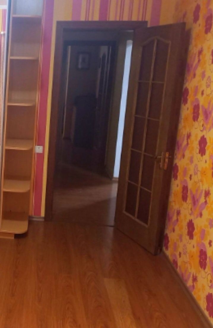 Продам трехкомнатную квартиру  на Бабурке!.