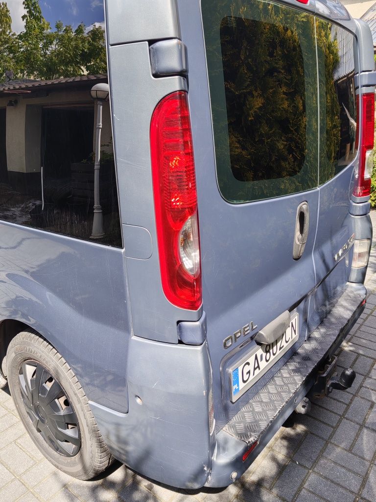 Opel Vivaro 6 osób
