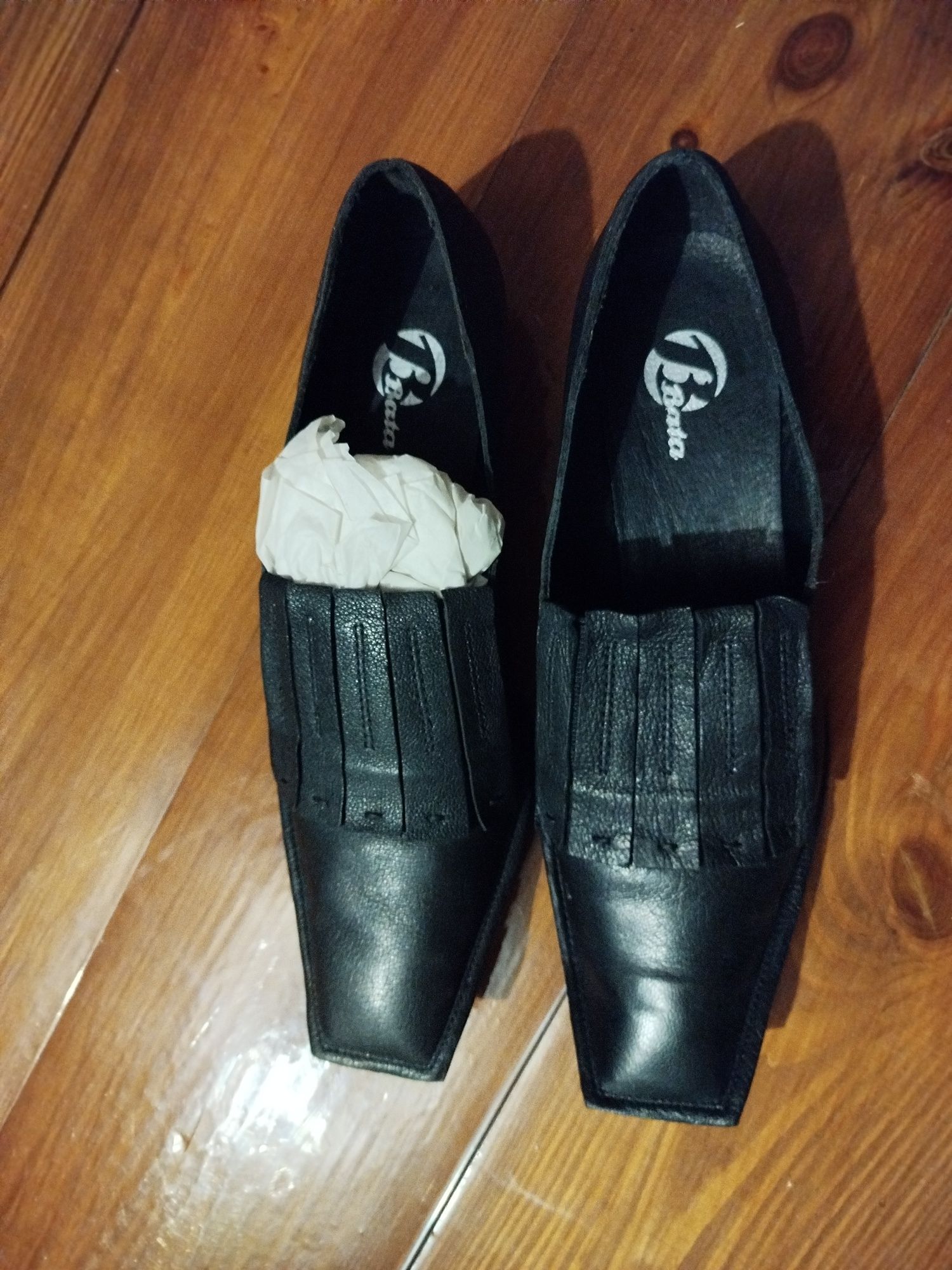 Nowe buty balerinki Bata 37