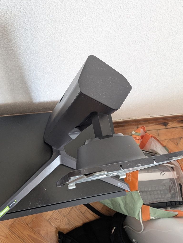 Base monitor LG Ultragear