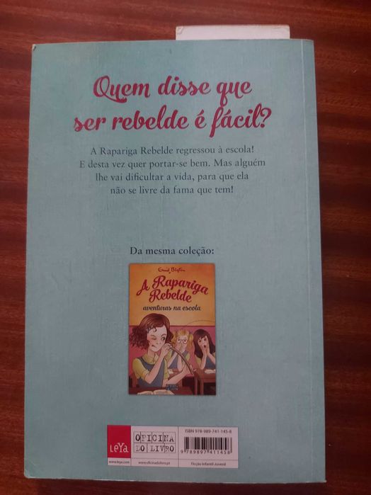 A Rapariga Rebelde regresso à escola