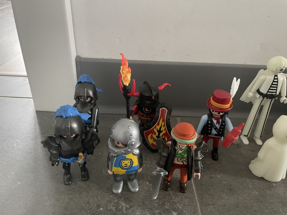 Figurki, ludziki + autko Playmobil